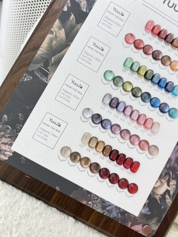 32-color silk cat-eye set + color palette