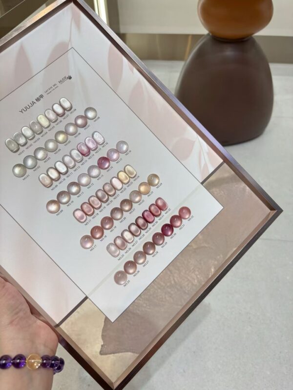 32 colors of claw pink cat's eye + color plate