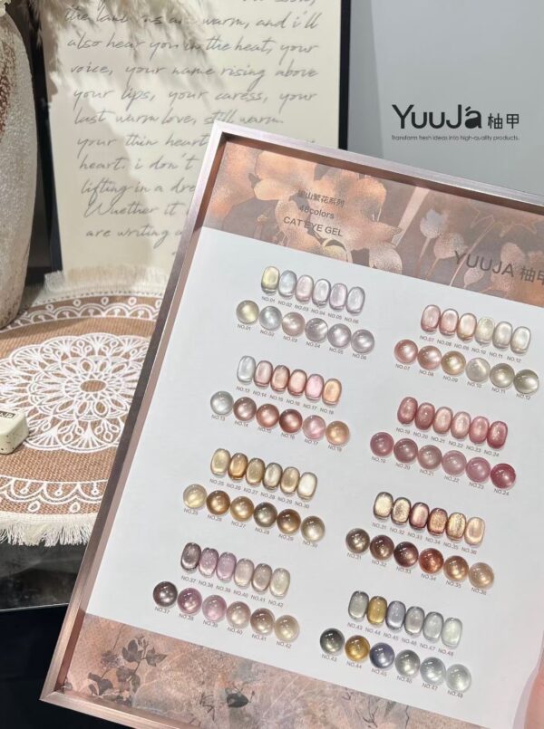 48-color cat's eye with ink mountain and flowers + color palette