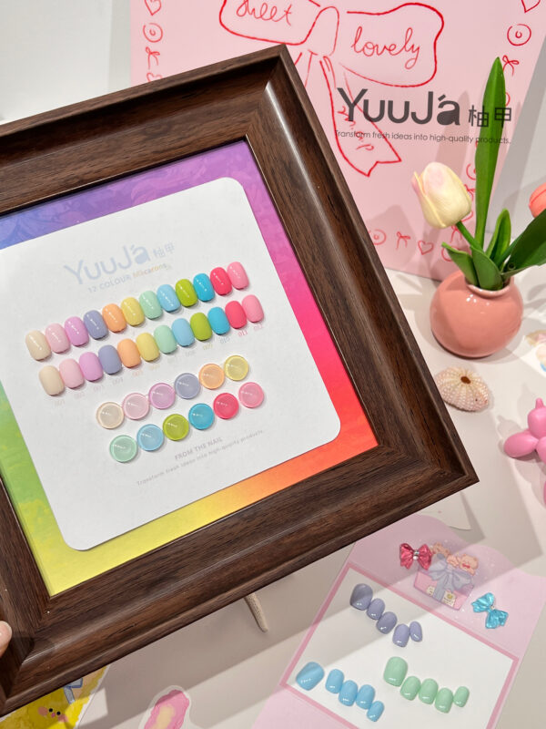 12-color macaron bottle set + color palette