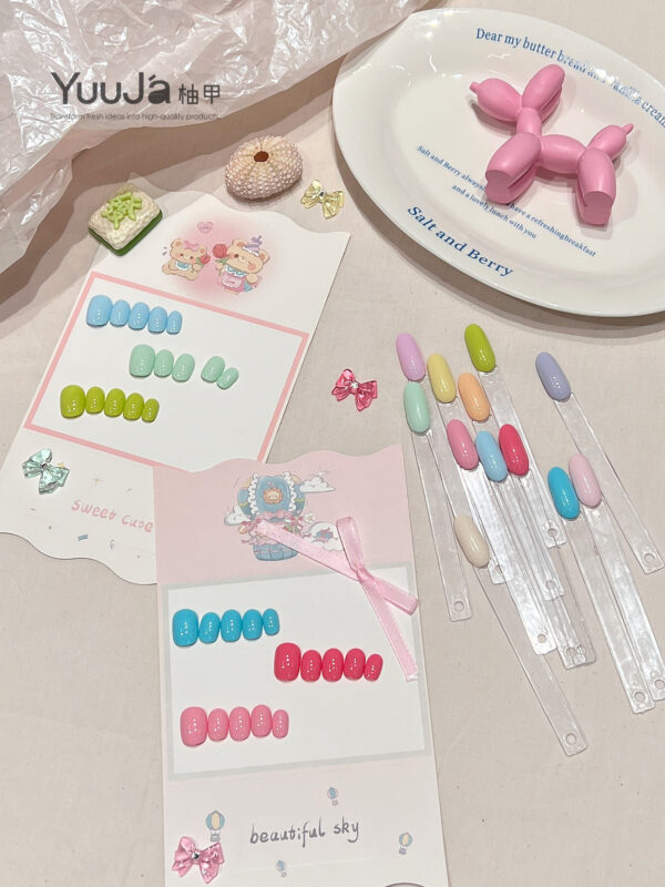 12-color macaron bottle set + color palette