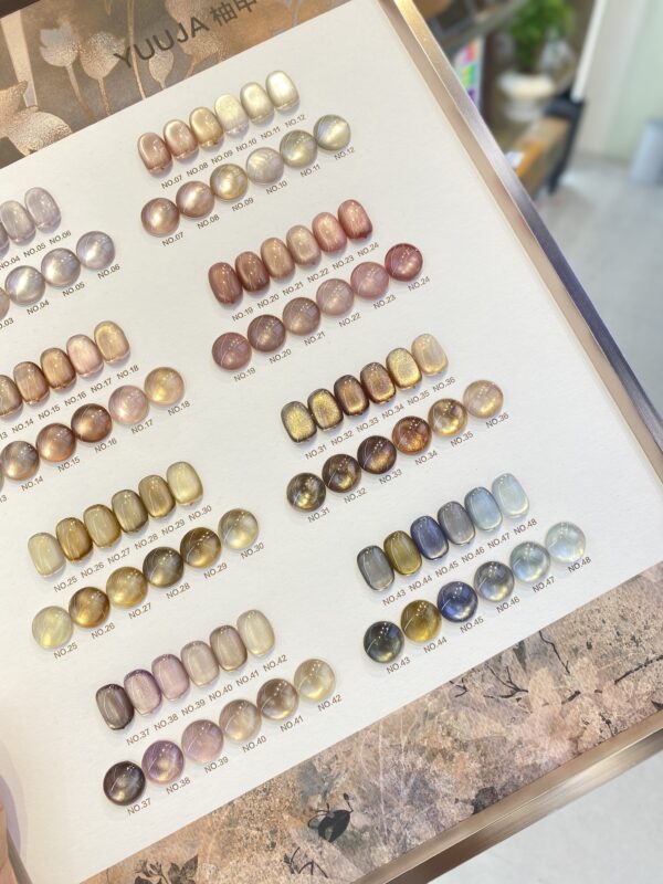 48-color cat's eye with ink mountain and flowers + color palette