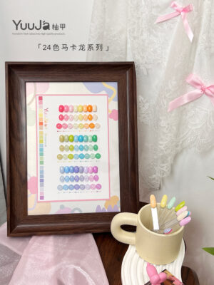 24-color macaron bottle set + color palette