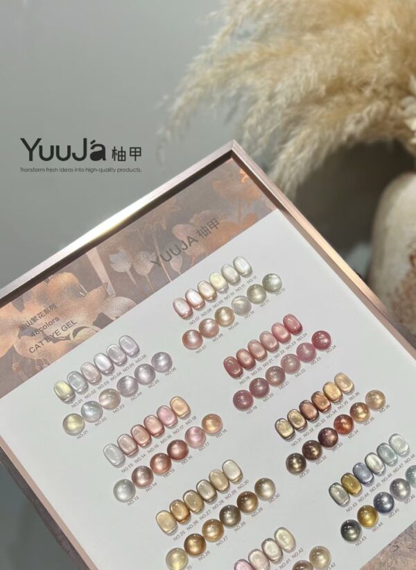 48-color cat's eye with ink mountain and flowers + color palette