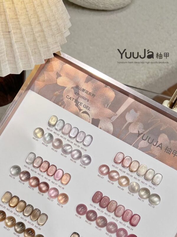 48-color cat's eye with ink mountain and flowers + color palette